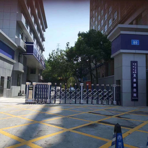 電動(dòng)伸縮門